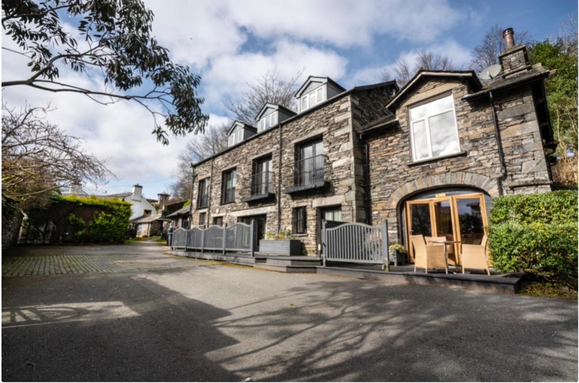 Yewfield Self Catering Apartments Hawkshead Exteriör bild